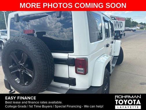 Bright White Clearcoat 2013 Jeep Wrangler Unlimited Sahara