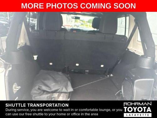 Bright White Clearcoat 2013 Jeep Wrangler Unlimited Sahara
