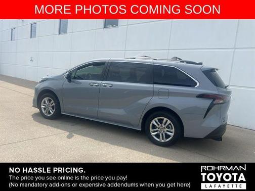 2023 Toyota Sienna Woodland Edition