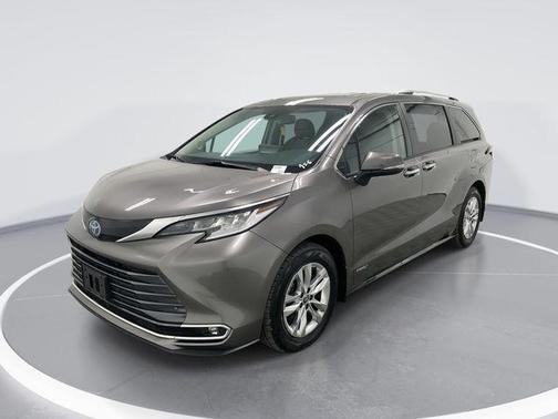 2021 Toyota Sienna Limited 7-Passenger