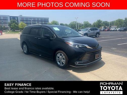 2023 Toyota Sienna Platinum 7 Passenger