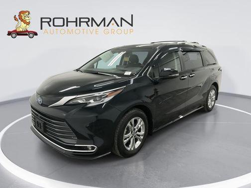 2023 Toyota Sienna Platinum 7 Passenger