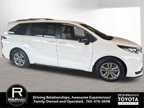 2023 Toyota Sienna XSE 7 Passenger