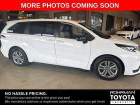 Ice Cap 2023 Toyota Sienna XSE 7 Passenger