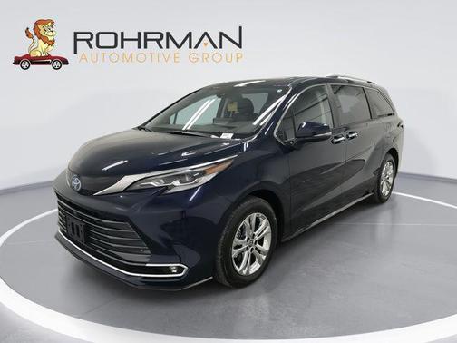2023 Toyota Sienna Platinum 7 Passenger