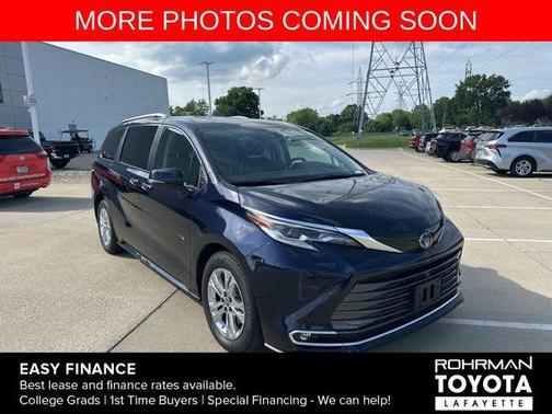 2023 Toyota Sienna Platinum 7 Passenger