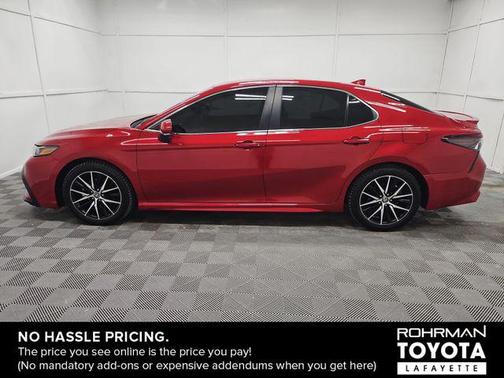 2023 Toyota Camry SE