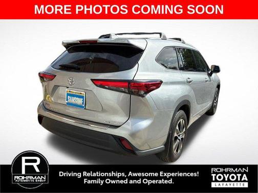 Celestial Silver Metallic 2022 Toyota Highlander XLE