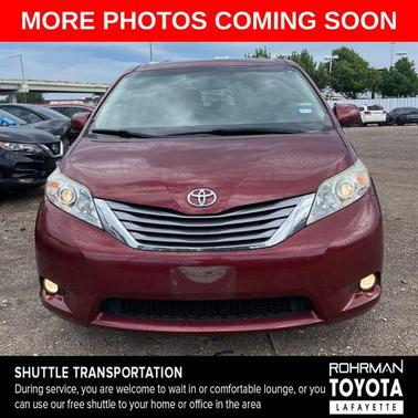 Salsa Red Pearl 2017 Toyota Sienna XLE
