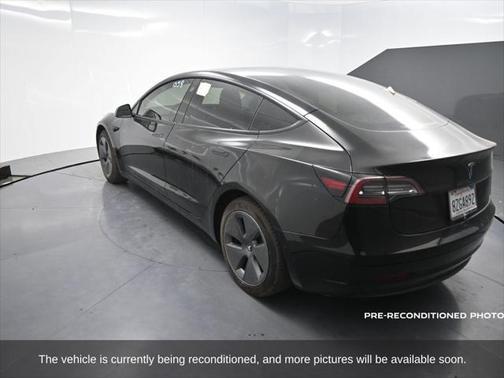 2022 Tesla Model 3 Standard Range