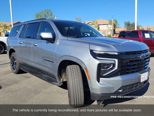 2025 Chevrolet Suburban RST
