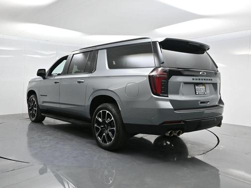 2025 Chevrolet Suburban RST