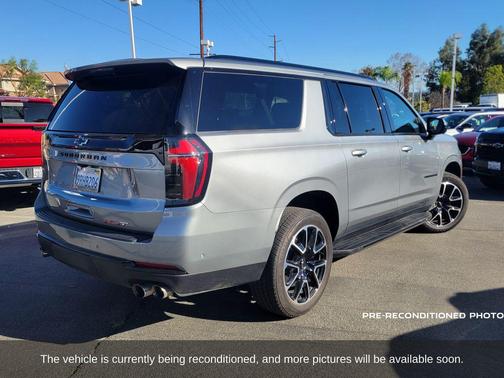 2025 Chevrolet Suburban RST