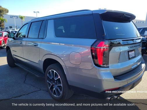 2025 Chevrolet Suburban RST