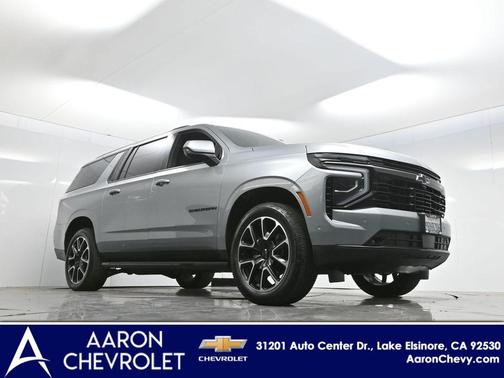 2025 Chevrolet Suburban RST