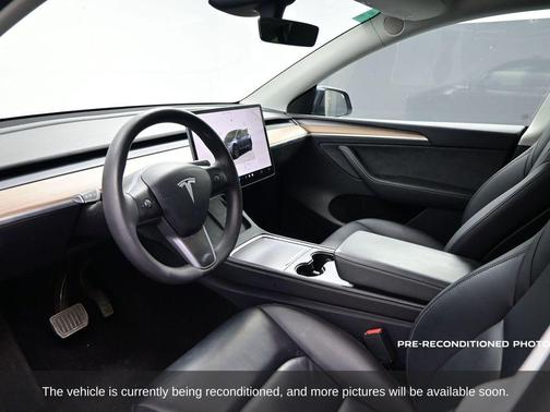 2025 Tesla Model Y Long Range Dual Motor All-Wheel Drive