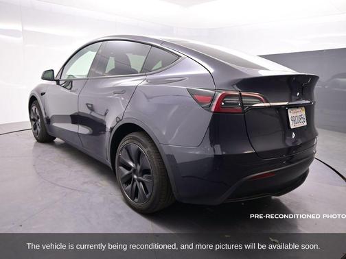 2025 Tesla Model Y Long Range Dual Motor All-Wheel Drive