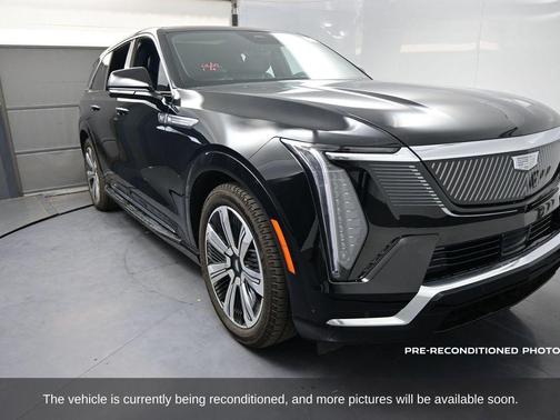 2025 Cadillac Escalade IQ Luxury 2