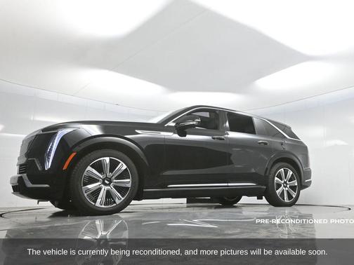 2025 Cadillac Escalade IQ Luxury 2