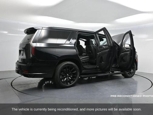 2023 Cadillac Escalade Sport
