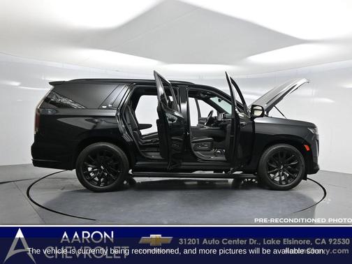 2023 Cadillac Escalade Sport