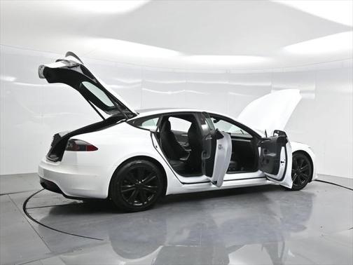 2021 Tesla Model S Plaid