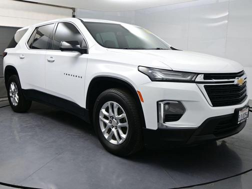 2023 Chevrolet Traverse LS
