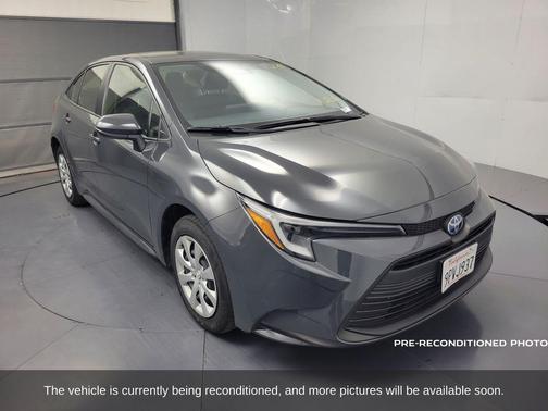 2025 Toyota Corolla Hybrid LE