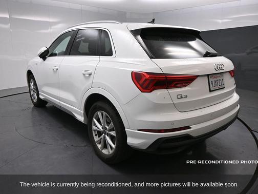 2024 Audi Q3 Premium 45 TFSI S line quattro Tiptronic