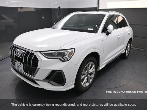 2024 Audi Q3 Premium 45 TFSI S line quattro Tiptronic