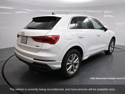 2024 Audi Q3 Premium 45 TFSI S line quattro Tiptronic