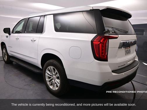 2023 GMC Yukon XL SLE