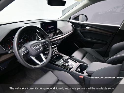 2024 Audi Q5 45 S line Premium