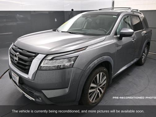 2022 Nissan Pathfinder Platinum 2WD