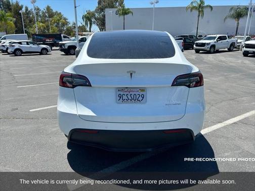 2022 Tesla Model Y Long Range Dual Motor All-Wheel Drive