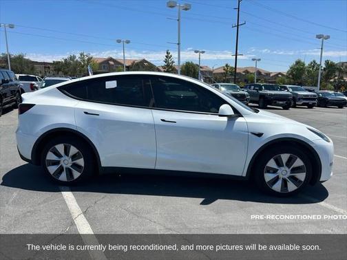 2022 Tesla Model Y Long Range Dual Motor All-Wheel Drive