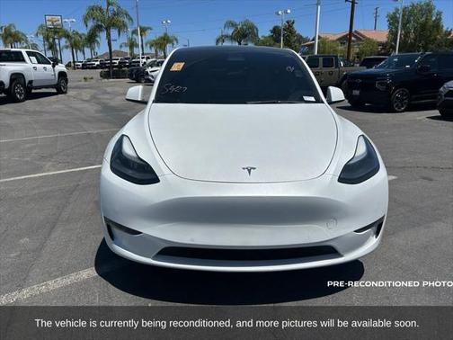 2022 Tesla Model Y Long Range Dual Motor All-Wheel Drive