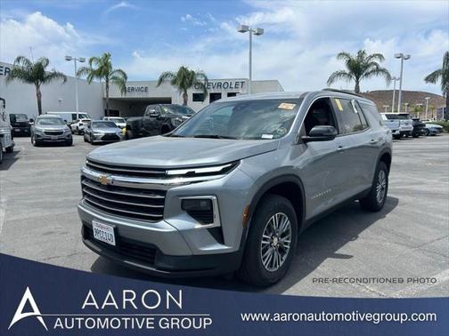 2025 Chevrolet Traverse LT
