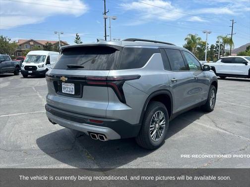 2025 Chevrolet Traverse LT