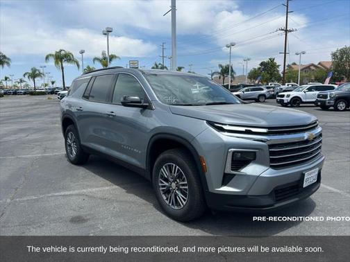 2025 Chevrolet Traverse LT