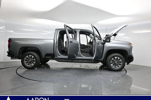 Sterling Gray Metallic 2026 Chevrolet Silverado 2500 Custom