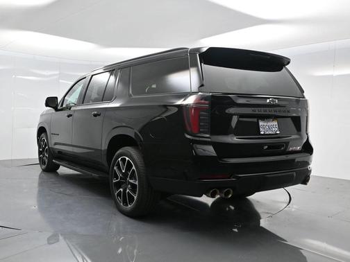 2025 Chevrolet Suburban RST
