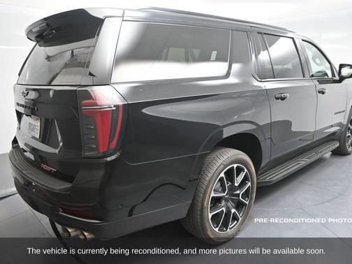 2025 Chevrolet Suburban RST