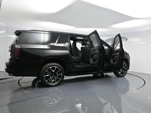 2025 Chevrolet Suburban RST