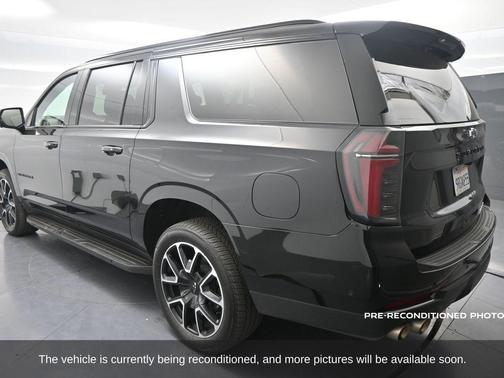 2025 Chevrolet Suburban RST