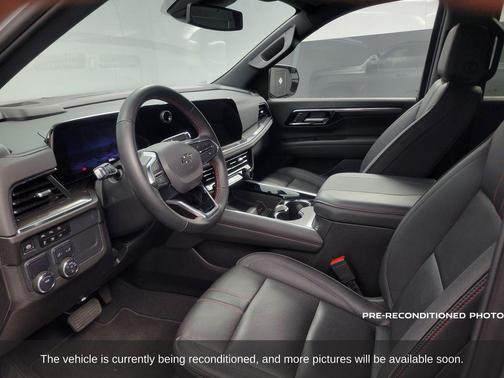 2025 Chevrolet Suburban RST