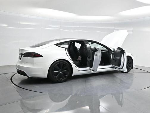 2022 Tesla Model S Base