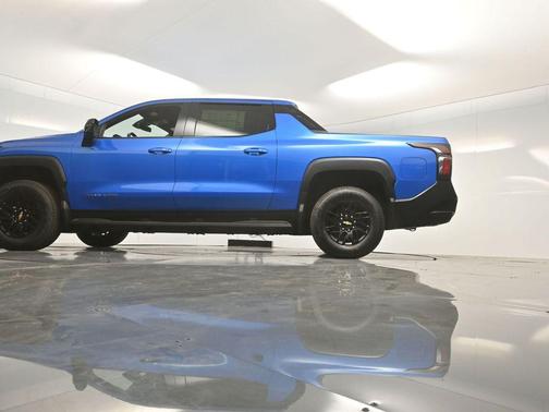 2025 Chevrolet Silverado EV LT