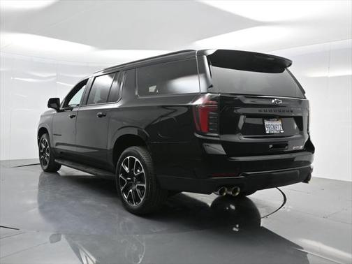 2025 Chevrolet Suburban RST