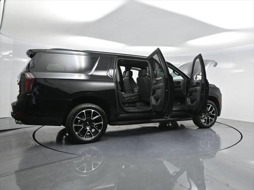 2025 Chevrolet Suburban RST